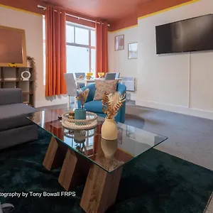 Tranquil By Seaside Apartment