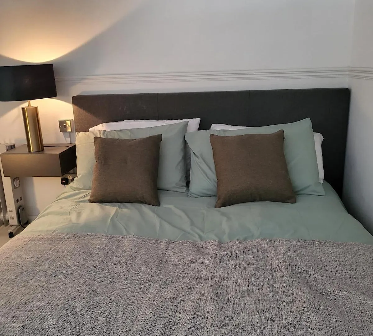 21 Mini Loft - Prime Location - Hove - Quiet Apartment